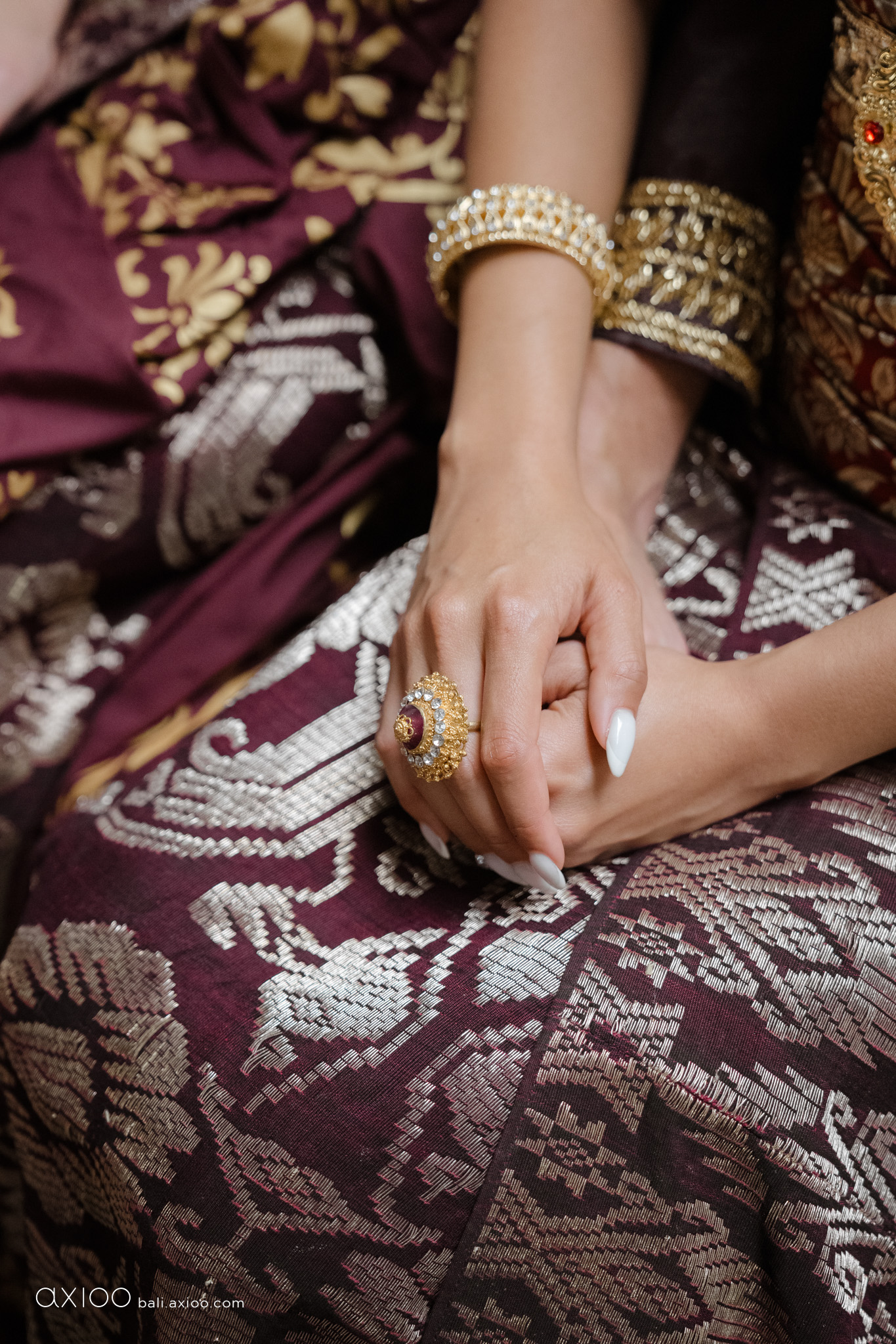 Axioo: In the Spur of the Moment